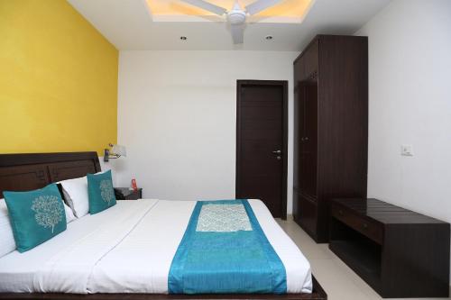 

OYO 10582 near Cyber City