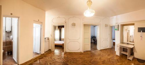 Central GuestHouse Five Corners - image 14