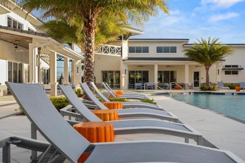 Sonoma Resort 6 Bedroom Vacation Home with Pool 1768 - image 4