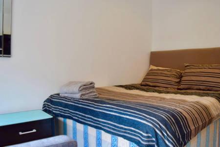 Gorgeous Studio in Trendy London Location (DH7) - main image