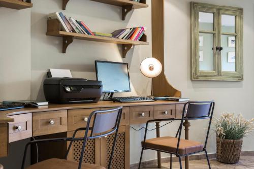 Tourist Boutique Hotel - image 2