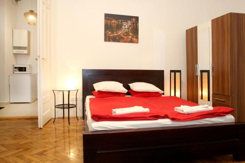 Studio Apartment image 4