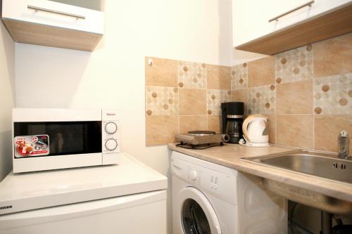 Ariel Studio Close to St. Stephen Basilica 5