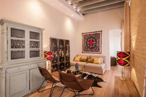 Charming luminous flat in the center of Seville — Hotel in Seville