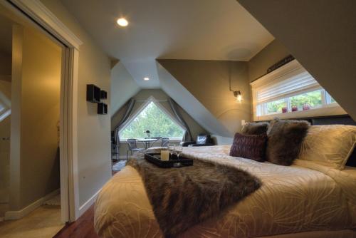 Shawnigan Suite B & B