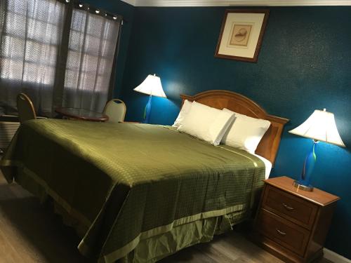 Aristocrat Motel - main image