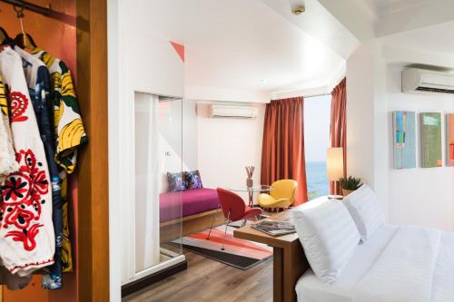 room detail thumbnail 1