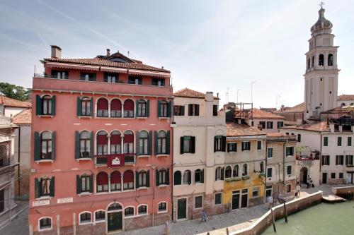 Palazzo Schiavoni Venice 