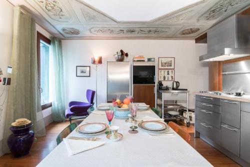 Casa Flavia ai Morosini - Luxury apartment with Canal View, Benátky (fotografie 4)