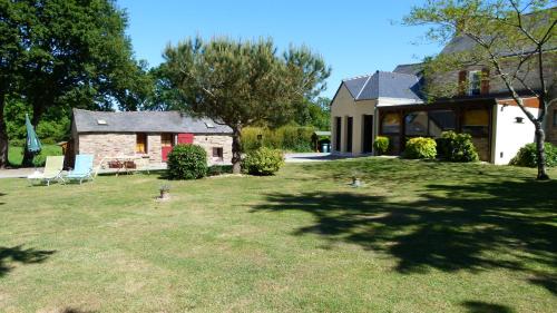 Small independent cottage gîte à louer La Tiollais