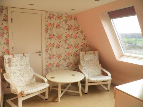 Sidmouth bed & breakfast - image 6