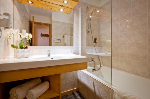 Hotel les Flocons - image 13