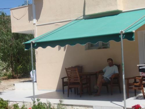  Apartment in Lagonisi, Ferienwohnung in Lagonisi