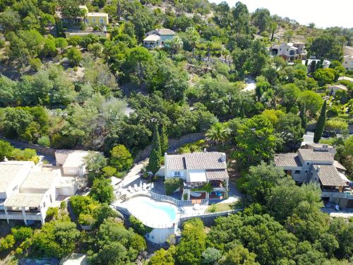 Villa Vue panoramique sur Le Cap Nègre gîte à louer Pramousquier