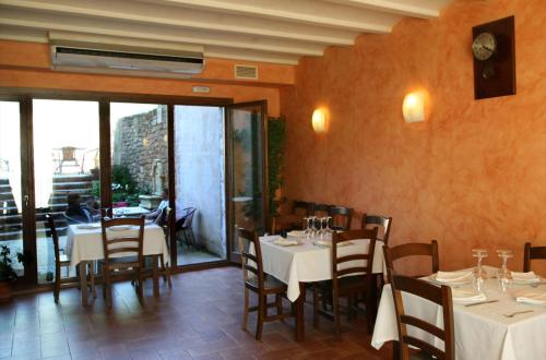 Hostal La Fuente in Buera