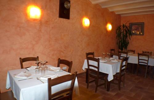 Hostal La Fuente in Buera