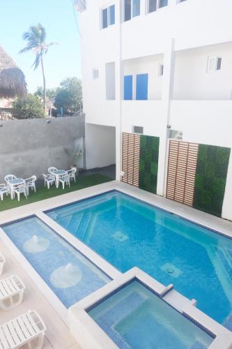 Swimming pool, Buri Hotel in Monterrico