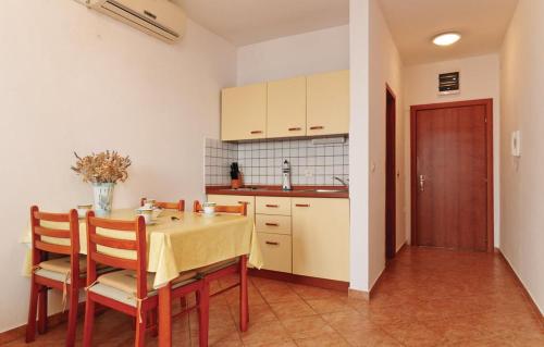 Apartments by the sea Mandre, Pag - 4092
