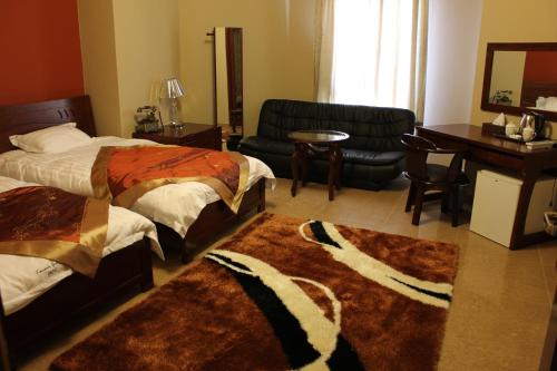 2 twin beds
