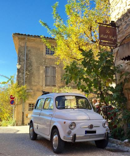 Le Petit Cafe photo 16