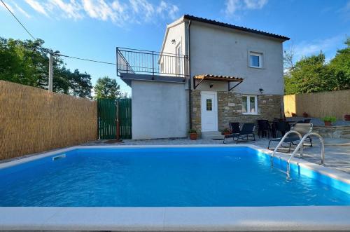 Holiday House Eda with Private Pool