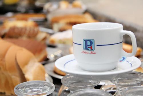 อาหารและเครื่องดื่ม, Palace Hotel Guaira in กวาอีรา