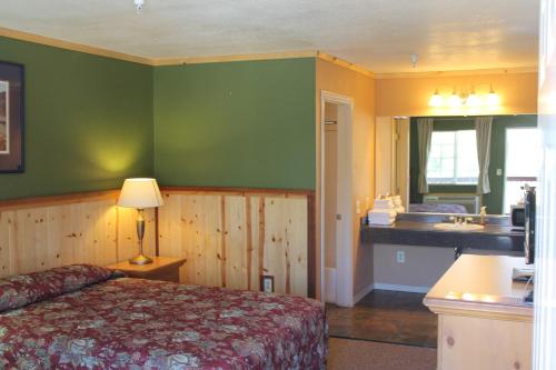 Whitney Portal Hotel And Hostel