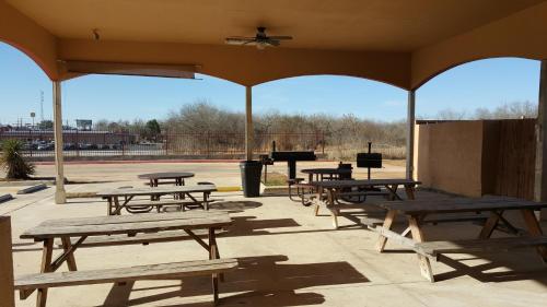 Executive Inn & Suites in Floresville, USA