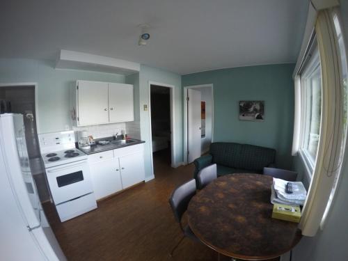 ห้องครัว, Jasper Way Inn Resort & Campground in เคลียร์วอเตอร์ (BC)