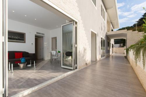 Niclas Luxury Apartments - image 6