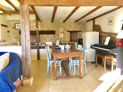 La Gaitrie Gîte gîte à louer Bussac-Forêt