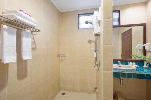 room detail thumbnail 2