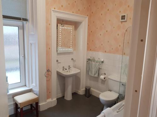 Seaview Guest House - image 5