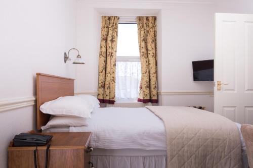 The Queens Hotel - image 16