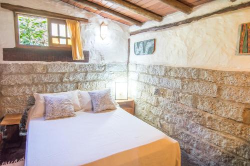 1 double bed, 2 twin beds