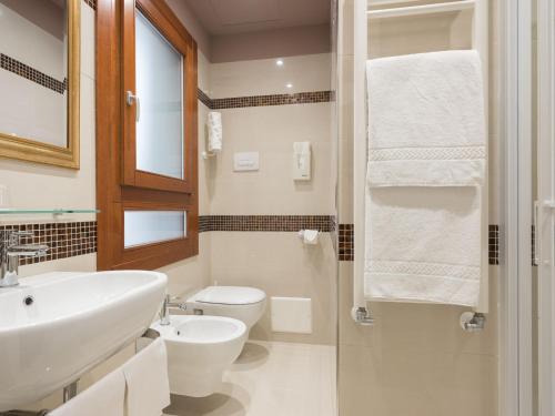 Albergo Basilea – Venice, GA