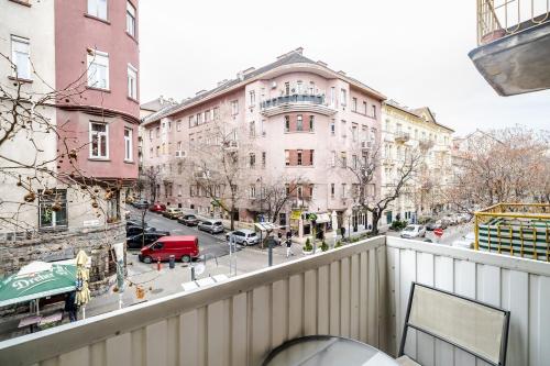  BpR Orange Dream Apartment in Budapest