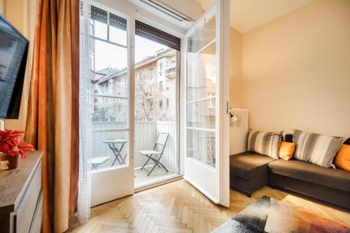  BpR Orange Dream Apartment in Budapest