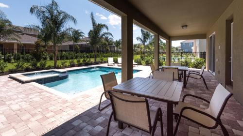 Spacious Home with Water Park Access near Disney - 751L - image 5