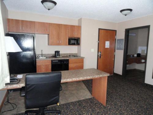 Canby Inn and Suites - image 5
