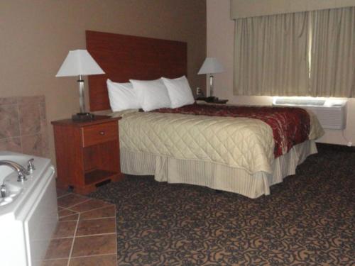 Canby Inn and Suites