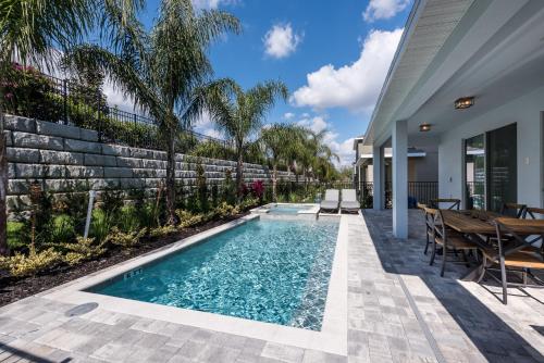 Alluring Home with Private Pool near Disney - image 5