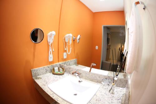 Superior Twin Room image 5