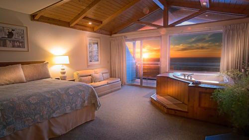 Deluxe Suite with Spa Bath