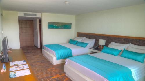 2 twin beds