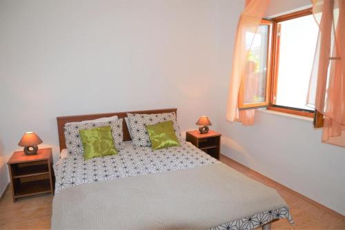 Apartments by the sea Poljica, Trogir - 10237