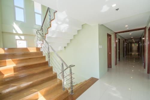 Shore Time Dormitel in Barangay Manoc-Manoc