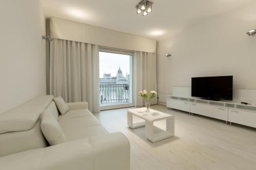 

The Parliament View Apartment