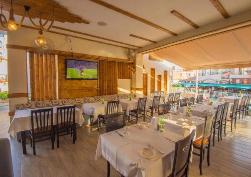 Windmills Hotel Apartments - image 9