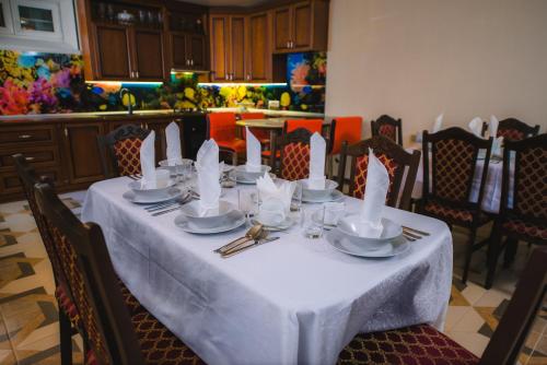Well House Hotel - image 2